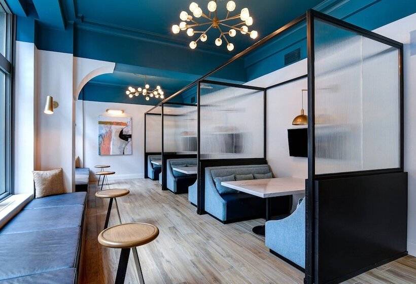 בית מלון כפרי Courtyard By Marriott Cincinnati Downtown