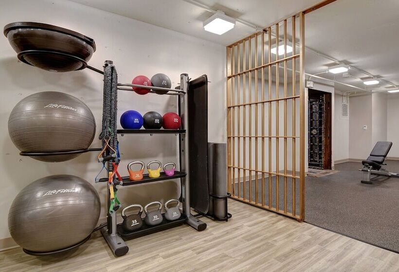 בית מלון כפרי Courtyard By Marriott Cincinnati Downtown