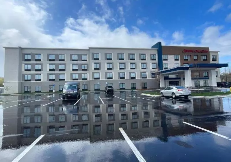 Hotelli Hampton Inn & Suites Ypsilanti