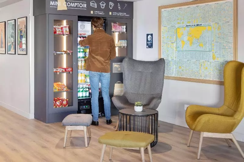 ホテル Kyriad Bordeaux Nord Sainte Eulalie