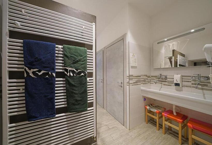 Общежитие La Locanda Campione Del Garda