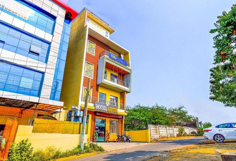 Fabhotel Lotus