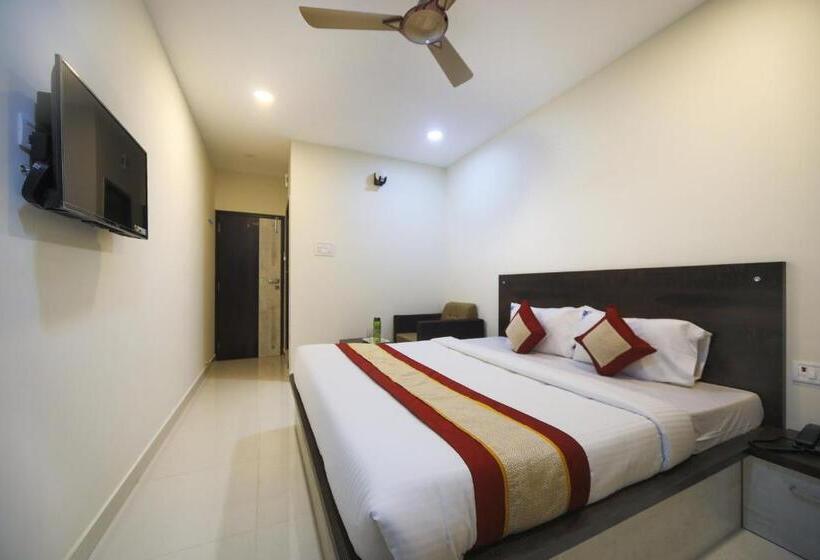 Отель Balaji Residency