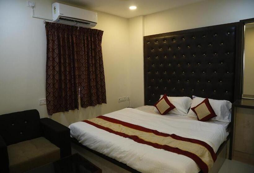 Отель Balaji Residency