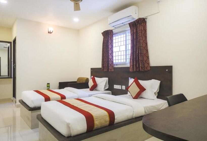 Отель Balaji Residency