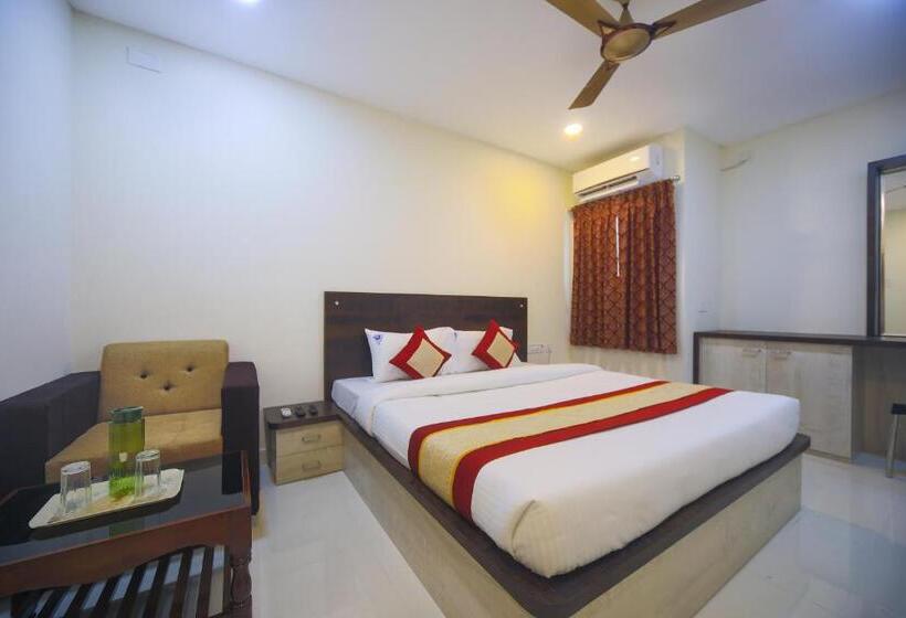 Отель Balaji Residency