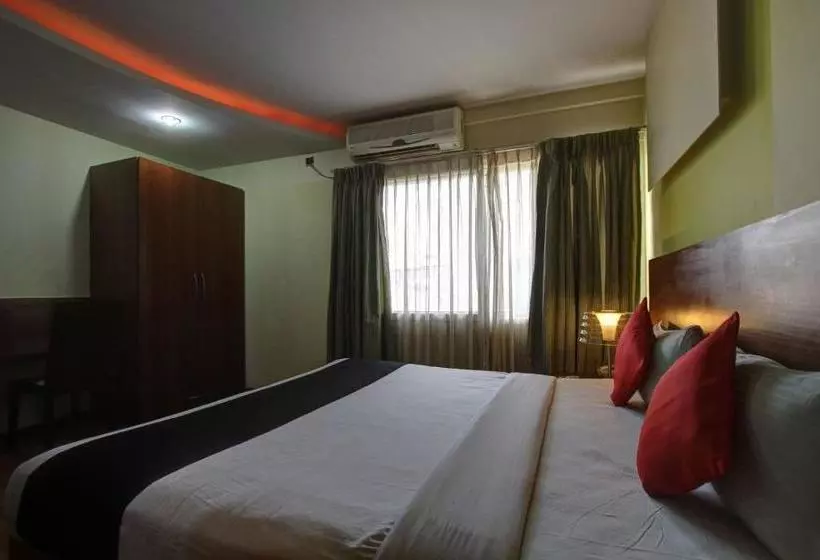 Capital O 79228 Hotel Peninsula Suites