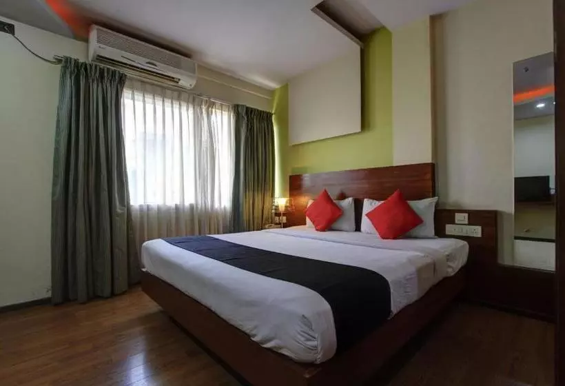 Capital O 79228 Hotel Peninsula Suites
