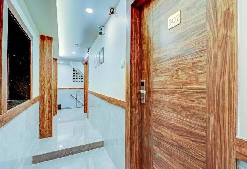Capital O 79228 Hotel Peninsula Suites
