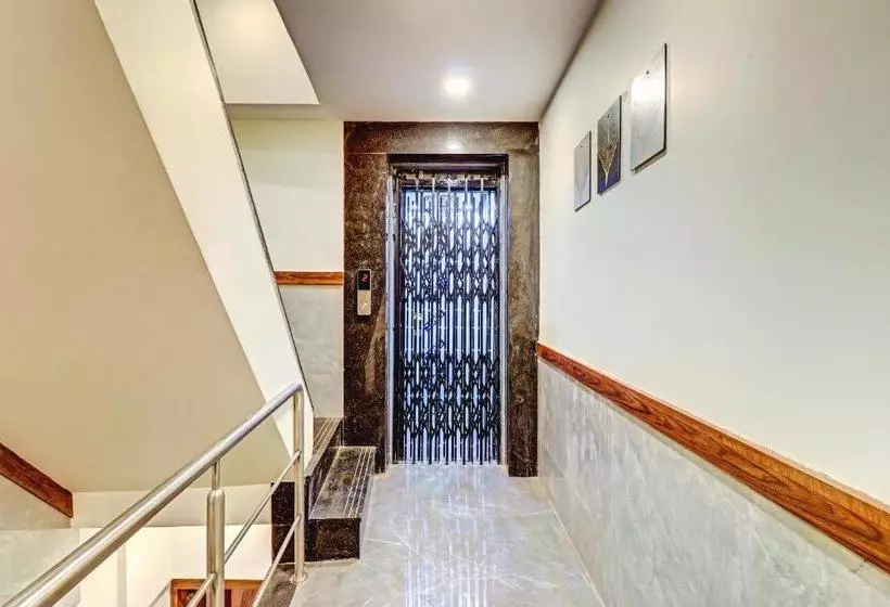 Capital O 79228 Hotel Peninsula Suites