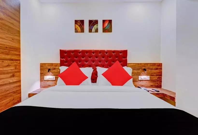 Capital O 79228 Hotel Peninsula Suites