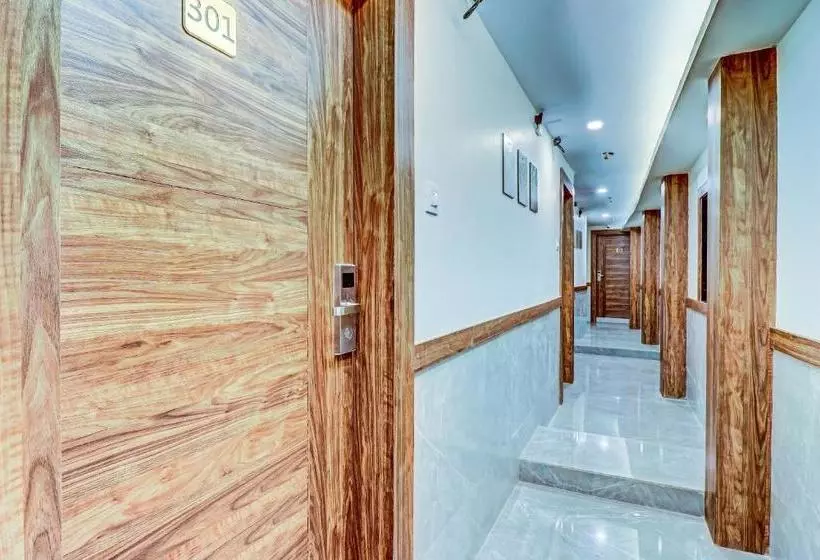 Capital O 79228 Hotel Peninsula Suites