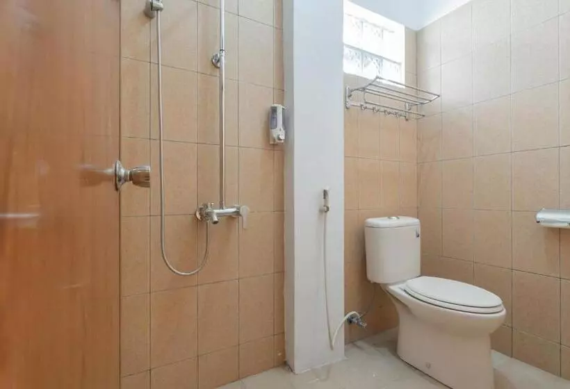 ホテル Lembur Kiwari Setra Duta Mitra Reddoorz