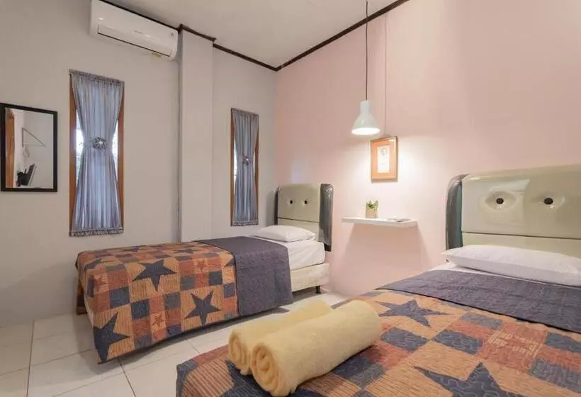 ホテル Lembur Kiwari Setra Duta Mitra Reddoorz