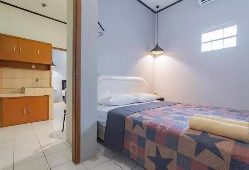 ホテル Lembur Kiwari Setra Duta Mitra Reddoorz