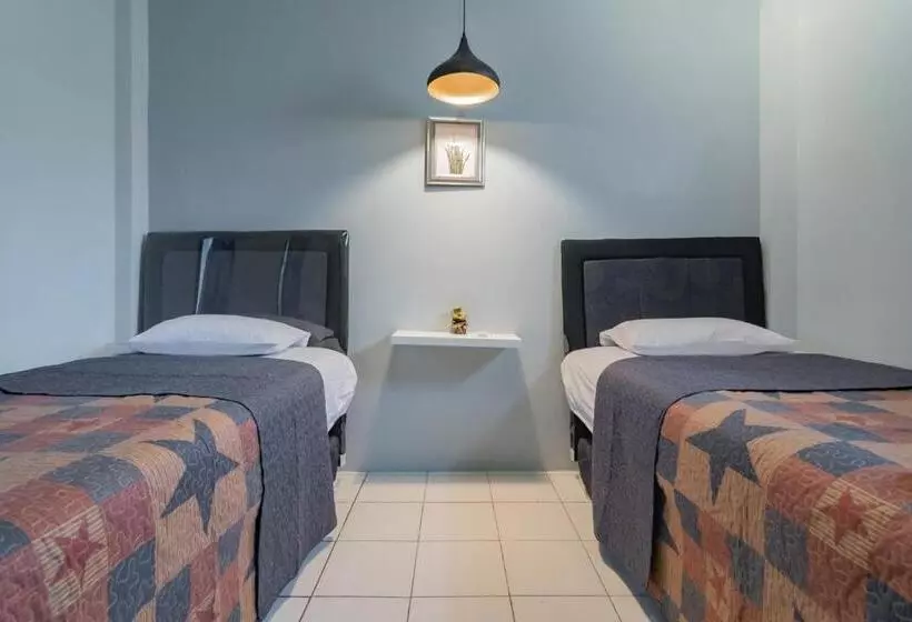 ホテル Lembur Kiwari Setra Duta Mitra Reddoorz