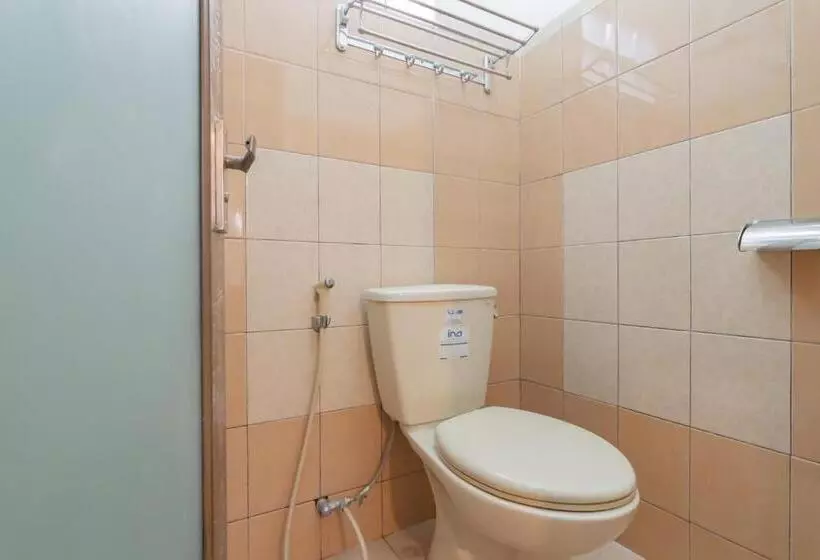 ホテル Lembur Kiwari Setra Duta Mitra Reddoorz