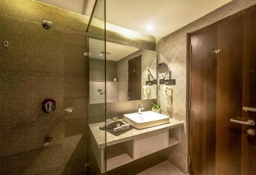 Olive Hotel Mg Road Dunsvirk Inn By Embassy Group