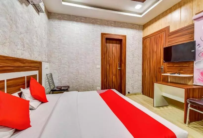 Hotelli Oyo 79224  Shubh