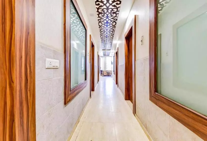 Hotelli Oyo 79224  Shubh