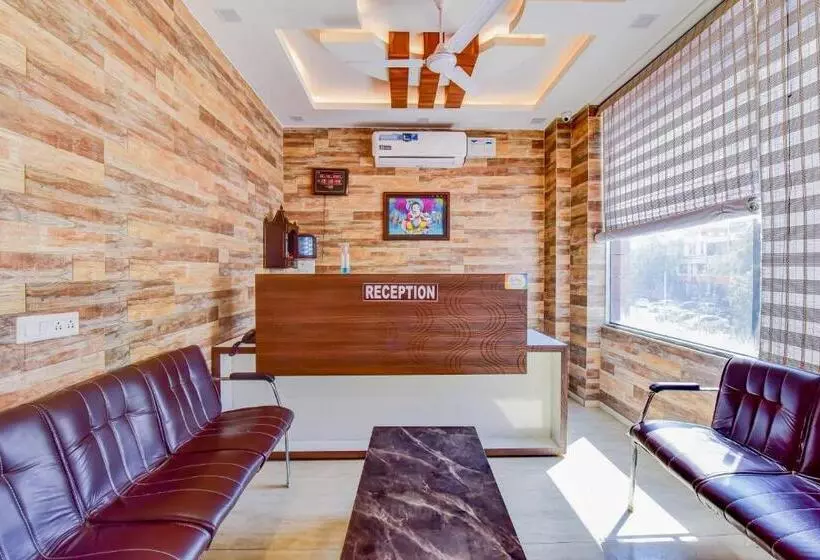 Hotelli Oyo 79224  Shubh