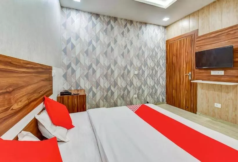 Hotelli Oyo 79224  Shubh