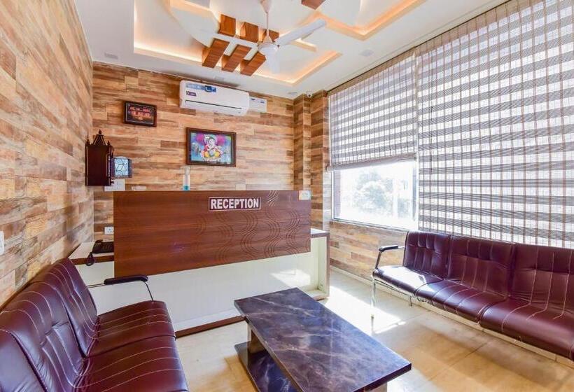 בית מלון כפרי Oyo 79224 Shubh