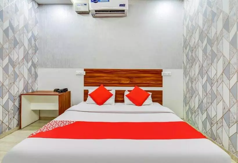 Hotelli Oyo 79224  Shubh