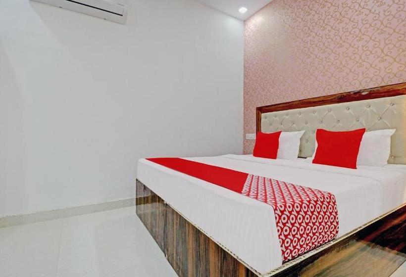 فندق Oyo 79364  Moon Light