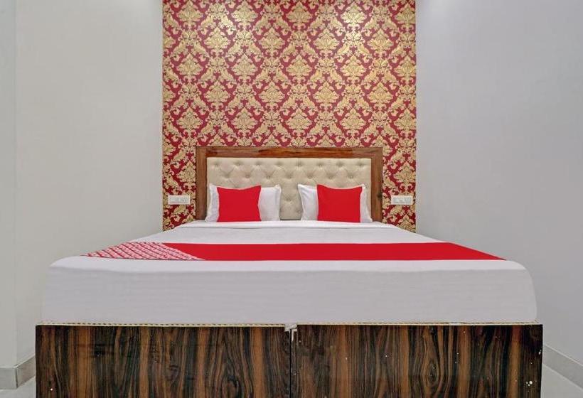 فندق Oyo 79364  Moon Light