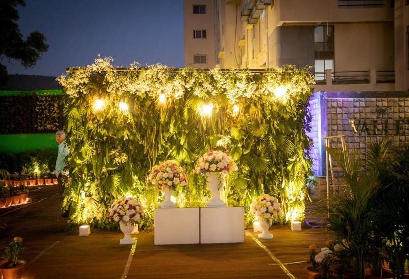 בית מלון כפרי The Royal Hills  And Resort