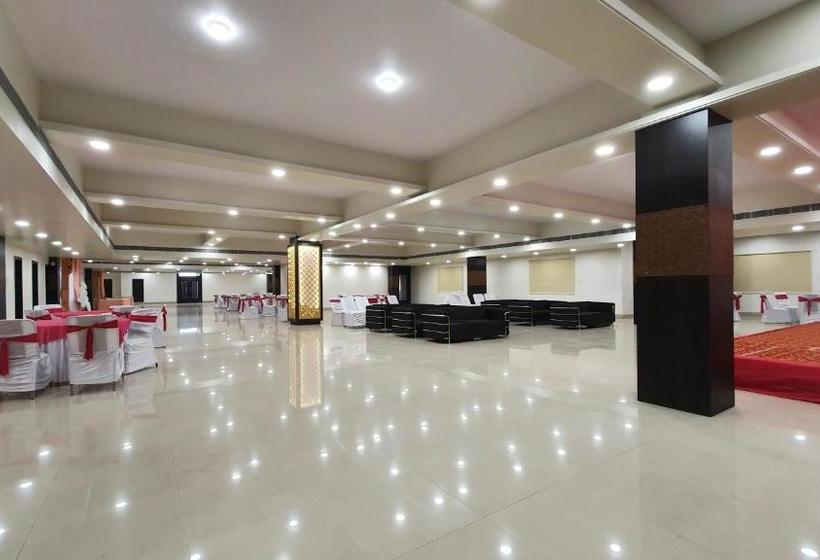 בית מלון כפרי The Royal Hills  And Resort