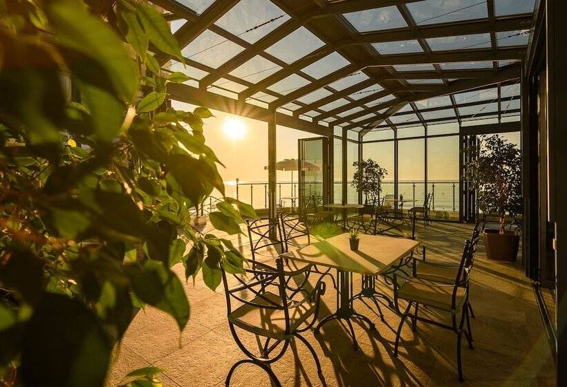 Azalia Beach Hotel Balneo & Spa