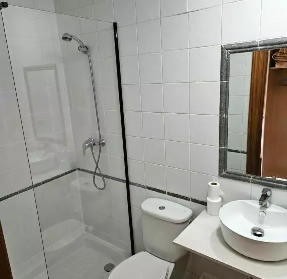 Hostal Jp Y Estudios