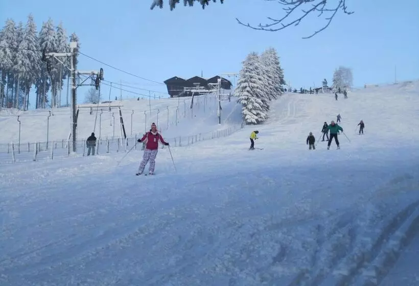 فندق Domaine Des Hautes Fagnes