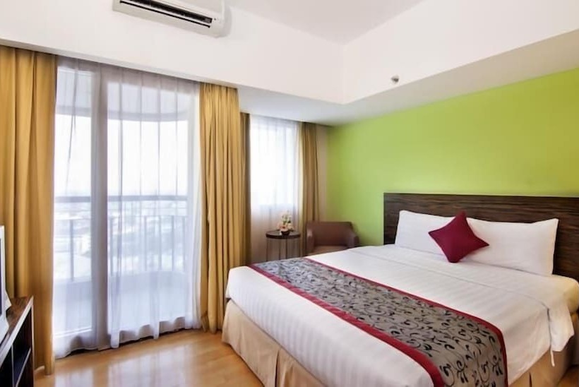 בית מלון כפרי Grand Dafam Braga Bandung