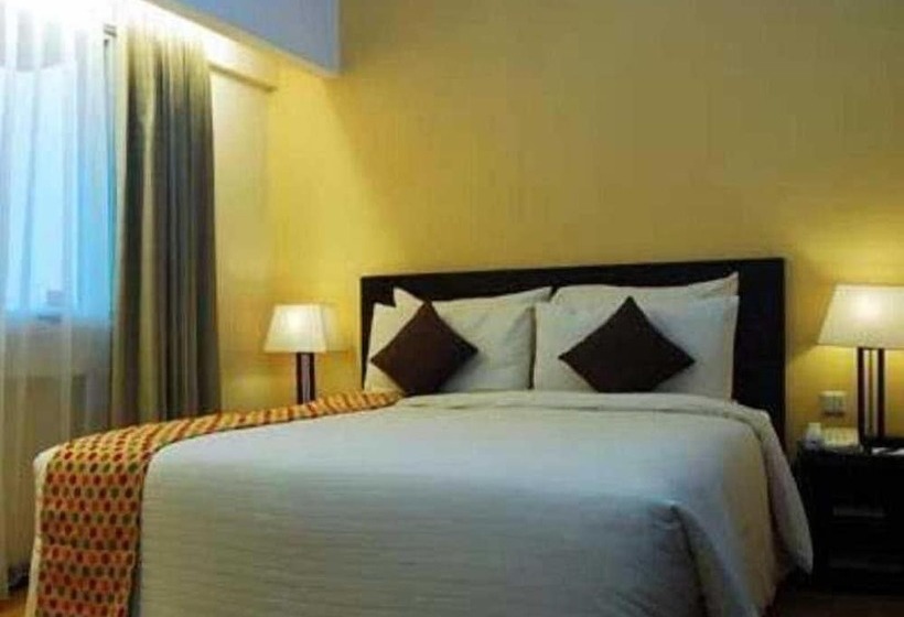 בית מלון כפרי Grand Dafam Braga Bandung