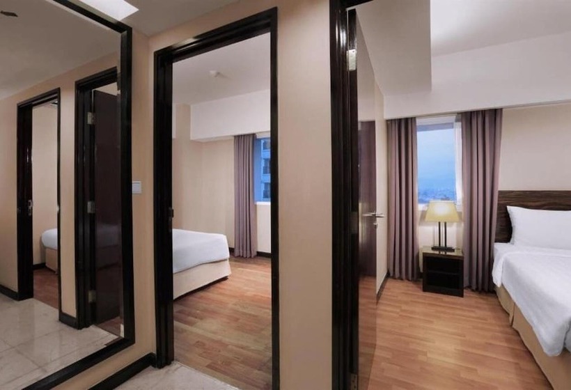 בית מלון כפרי Grand Dafam Braga Bandung