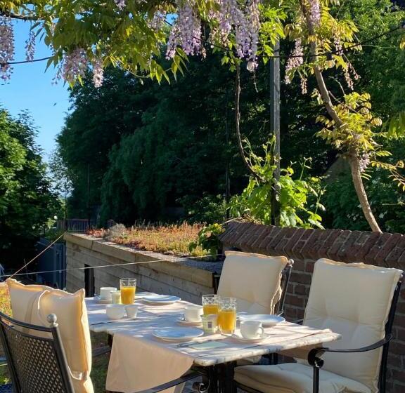 בית מלון כפרי Horenbecca Bistro & Wellness