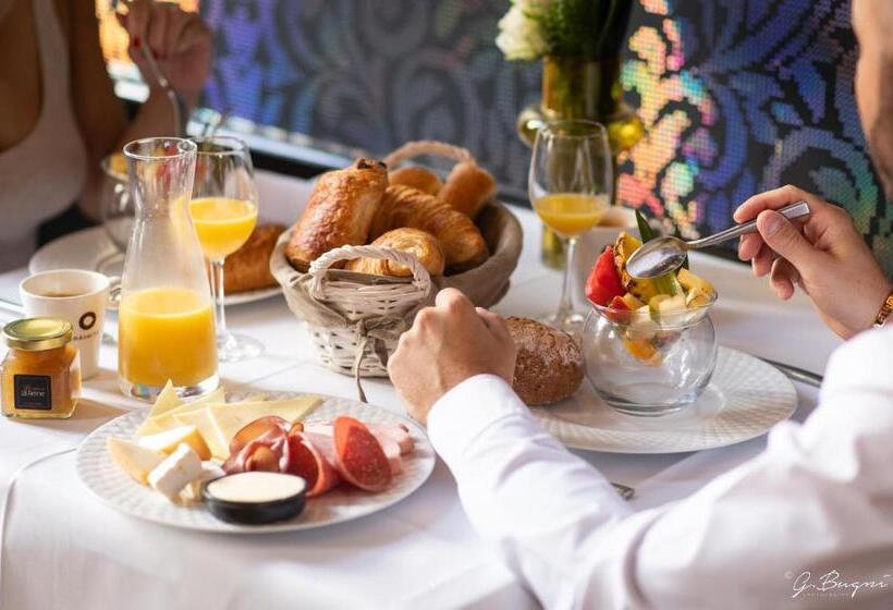 فندق La Reine Hôtel, City Centre