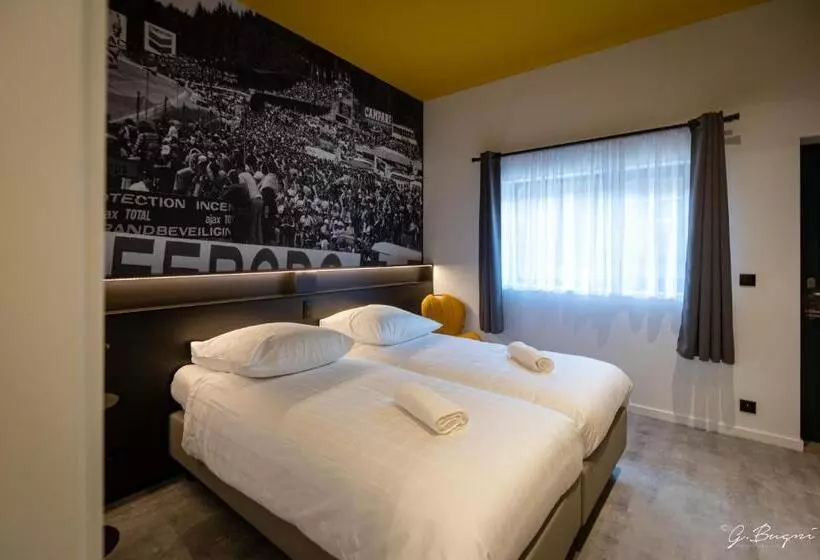 Отель La Reine Hôtel, City Centre