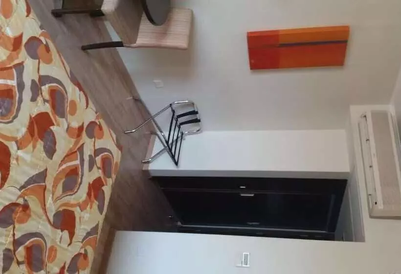 هتل Livadhiotis City