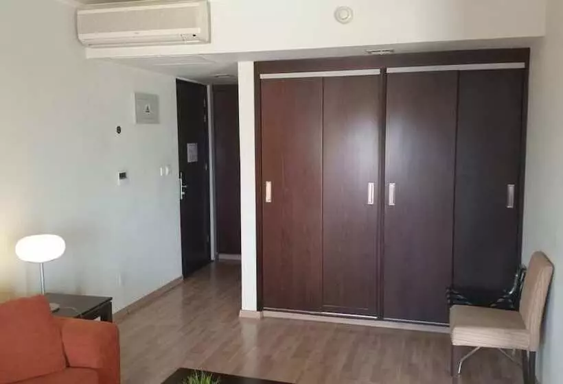 هتل Livadhiotis City