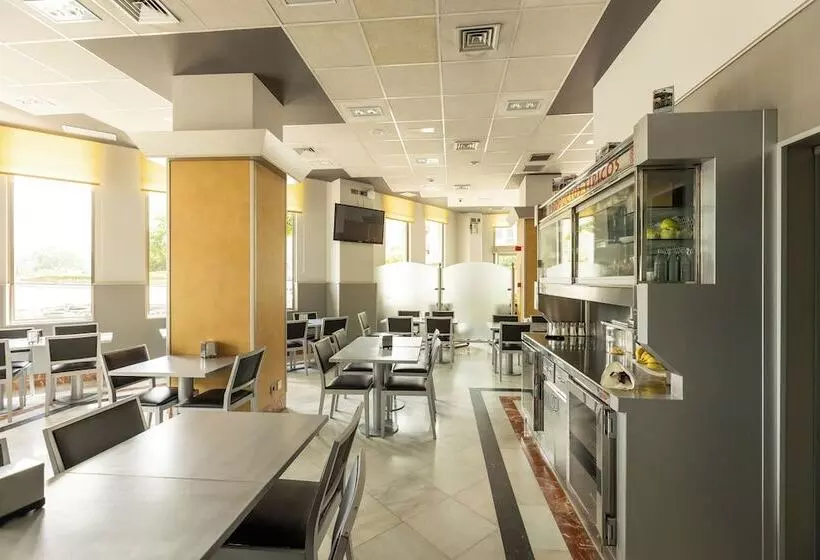 ホテル Montedobra