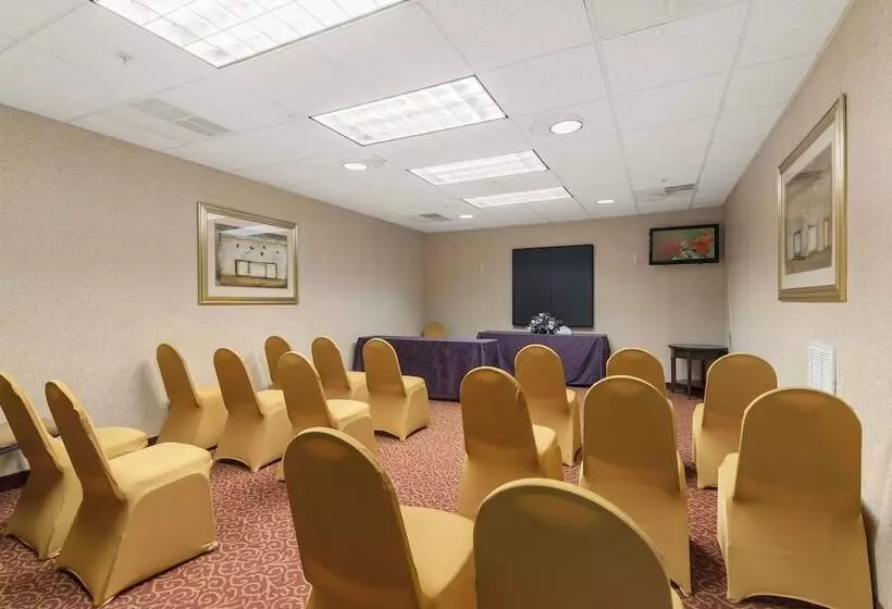 هتل Sleep Inn & Suites