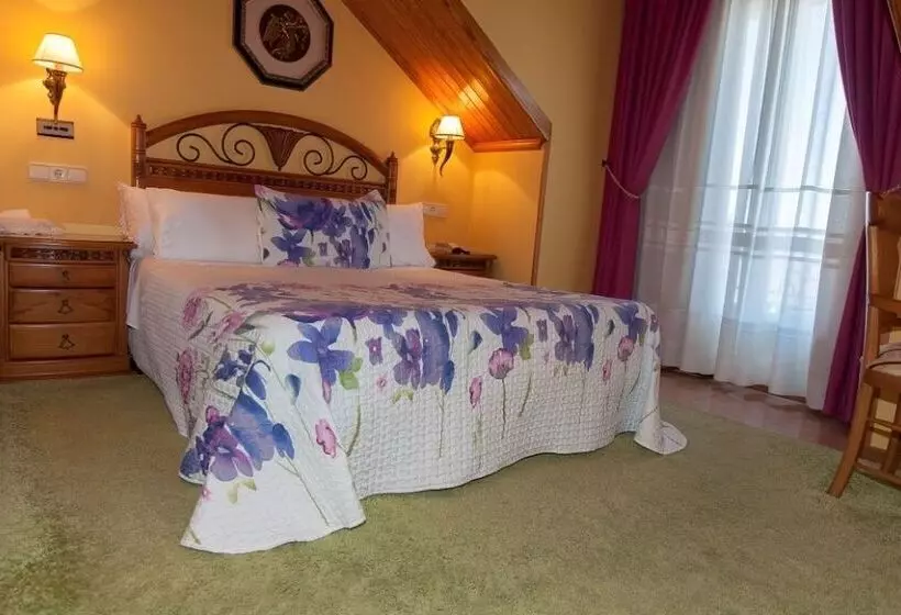 Отель Playa Compostela