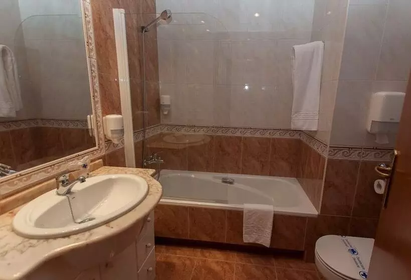 Отель Playa Compostela