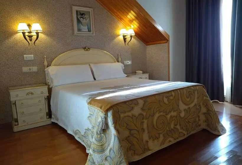 Отель Playa Compostela