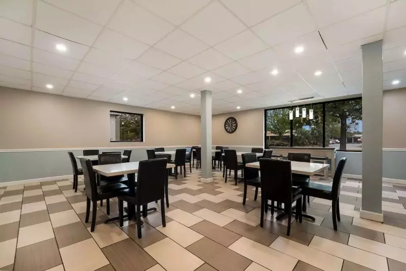 Surestay Hotel By Best Western Columbus Downtown