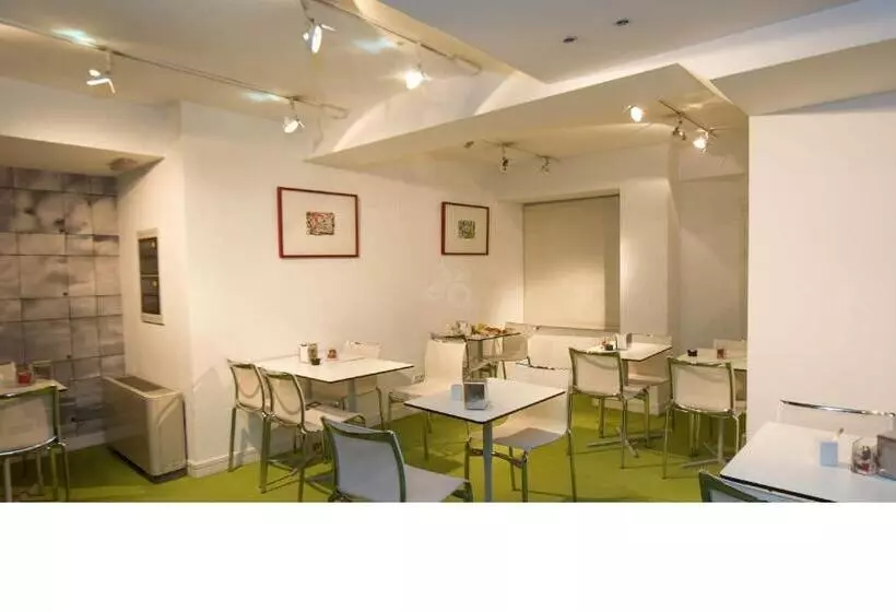 Отель Zaragoza Plaza